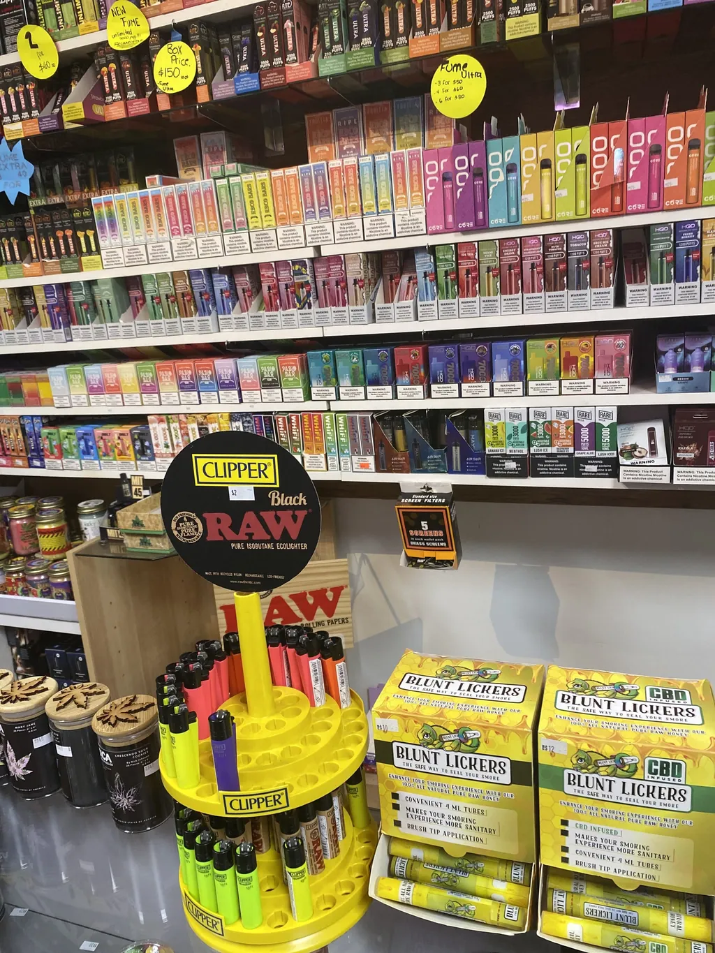 Inside Smoke Valley Smoke Shop Plantation