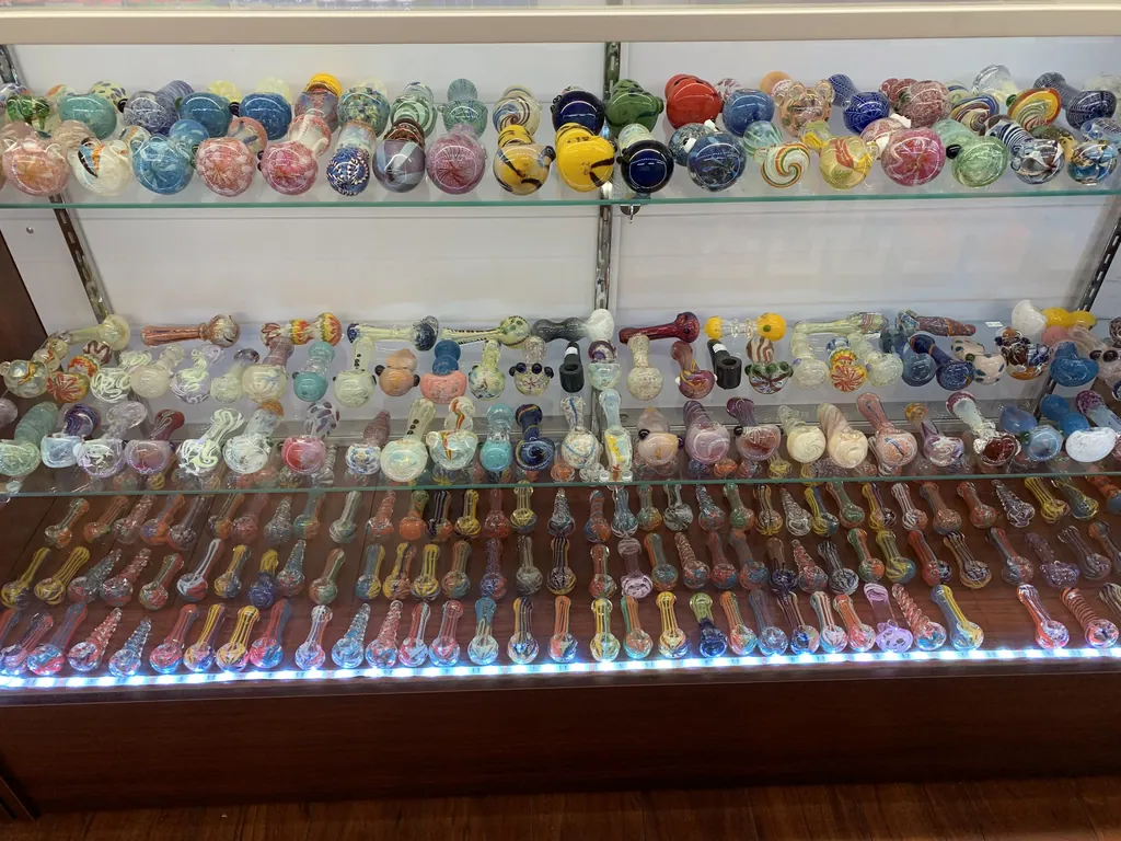Inside Smoke Valley Smoke Shop Plantation