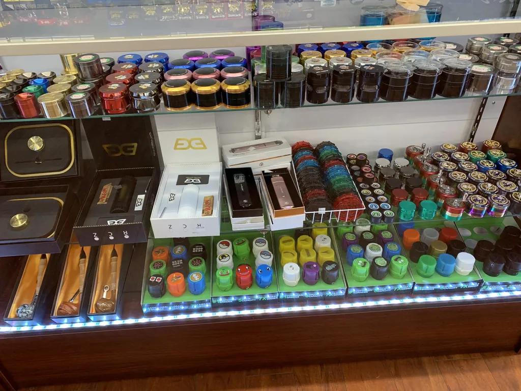 Inside Smoke Valley Smoke Shop Plantation