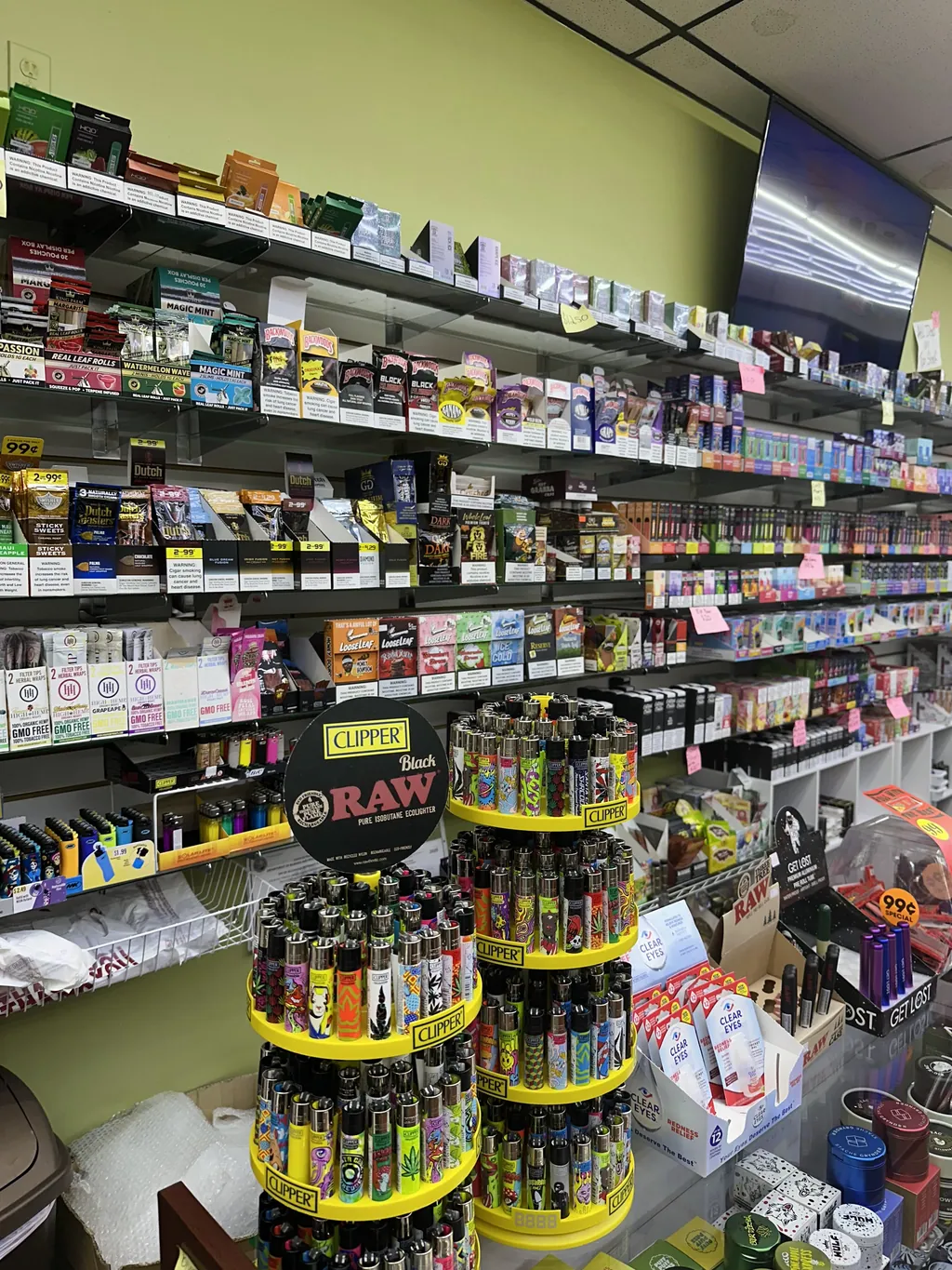 Inside Smoke Valley Smoke Shop Plantation