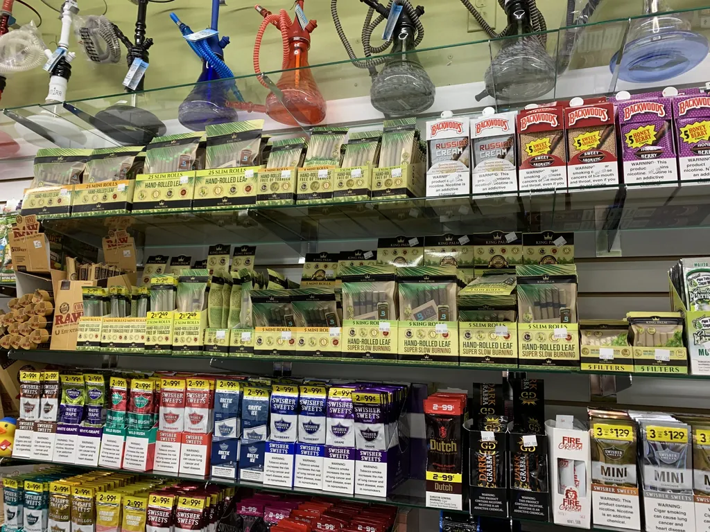 Inside Smoke Valley Smoke Shop Plantation