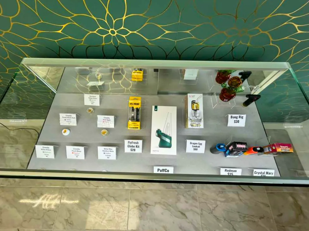smoke-accessories-houston-beachnut