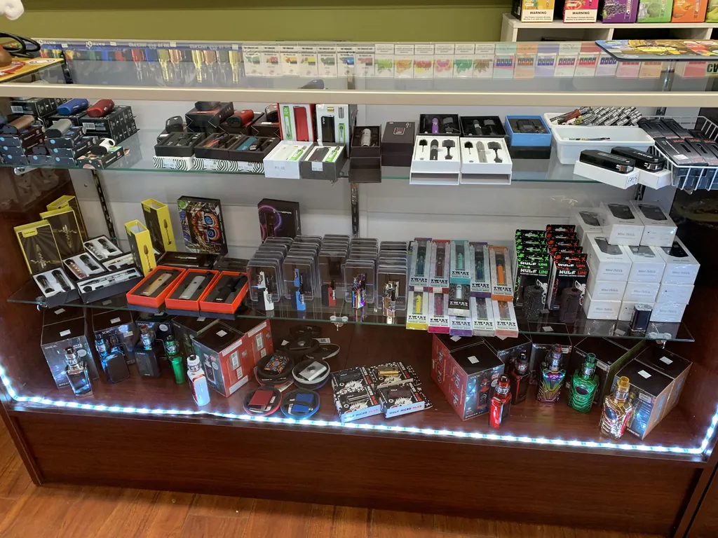 Inside Smoke Valley Smoke Shop Plantation