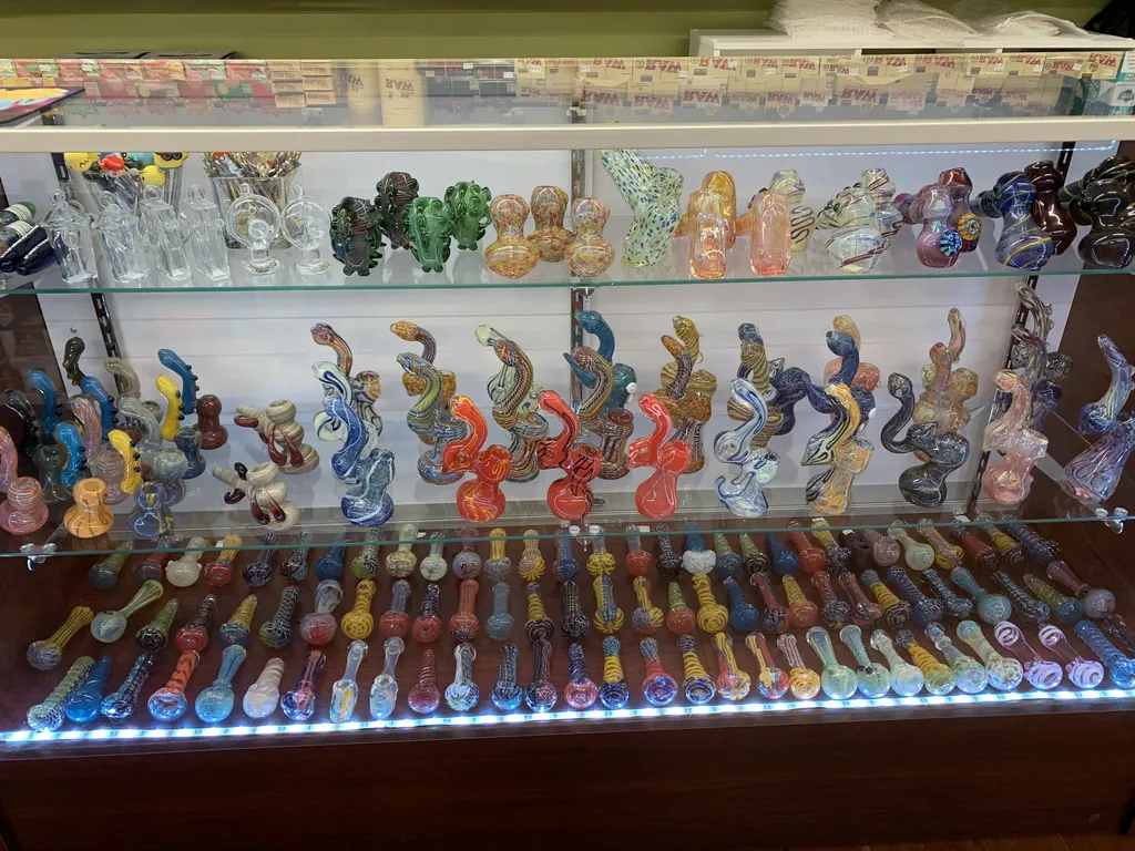 Inside Smoke Valley Smoke Shop Plantation