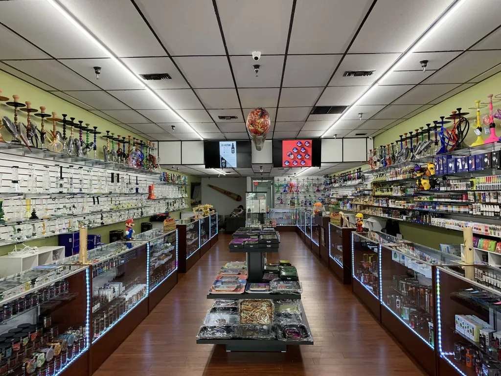 Inside Smoke Valley Smoke Shop Plantation