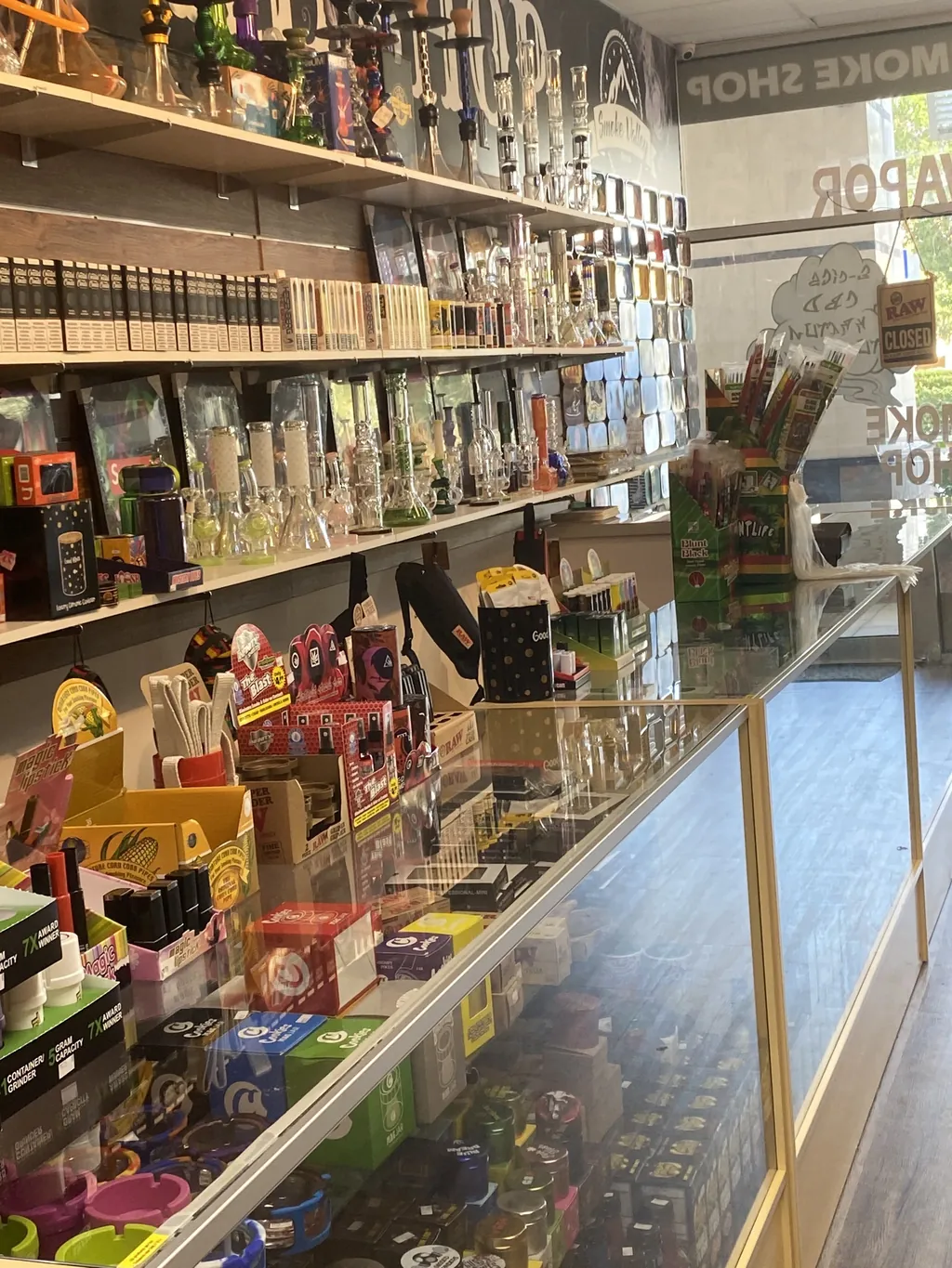 Inside Smoke Valley Smoke Shop Plantation