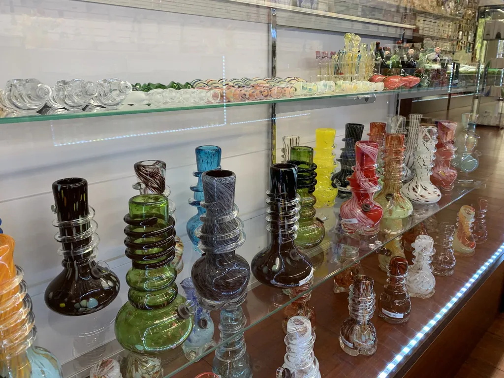 Inside Smoke Valley Smoke Shop Plantation